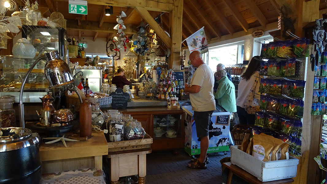 In de winkel van de pluktuin nijkerkse fietsvierdaagse dag 3 oude en nieuwe land blog de fluitende fietser